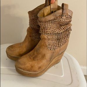 Bed Stu Ostend wooden wedge bootie
